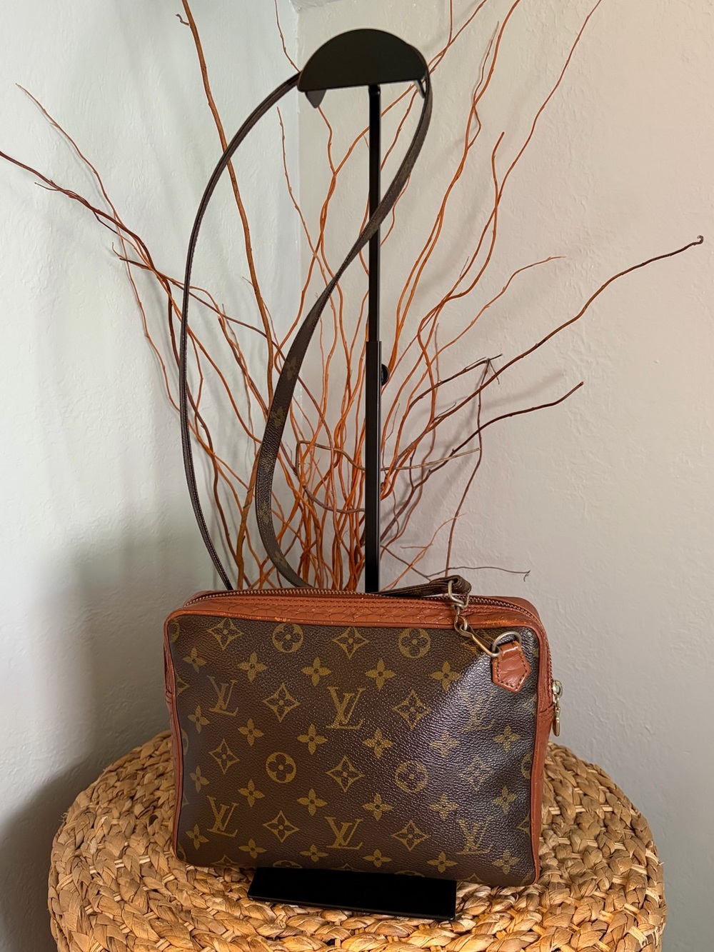 LOUIS VUITTON MONOGRAM CROSSBODY